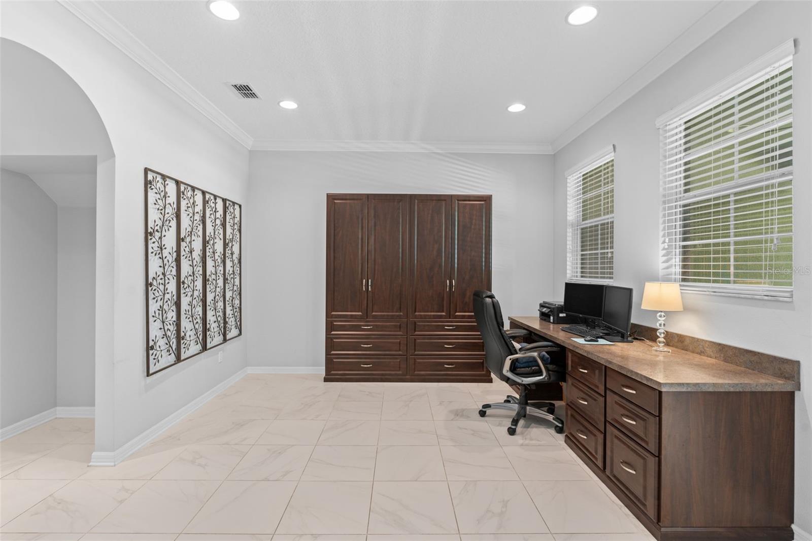 Image 8 of 43 For 632 Venice Place