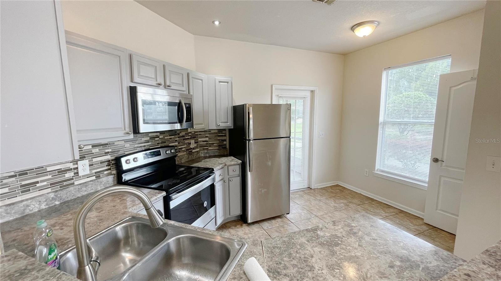 Image 10 of 31 For 18022 Villa Creek Drive 18022