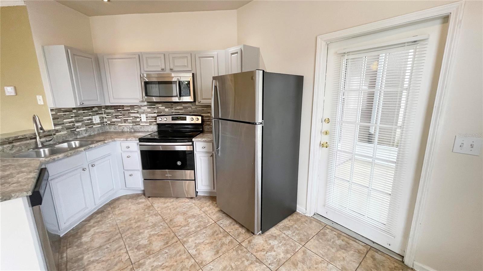 Image 11 of 31 For 18022 Villa Creek Drive 18022
