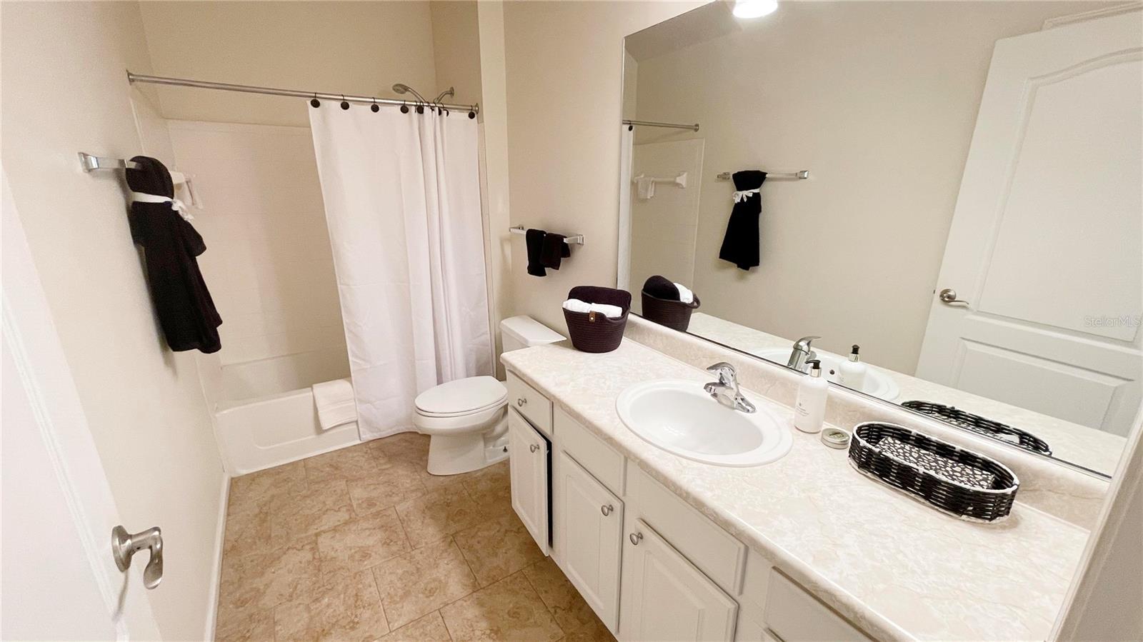 Image 15 of 31 For 18022 Villa Creek Drive 18022
