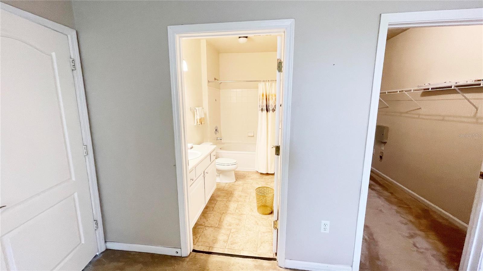 Image 19 of 31 For 18022 Villa Creek Drive 18022