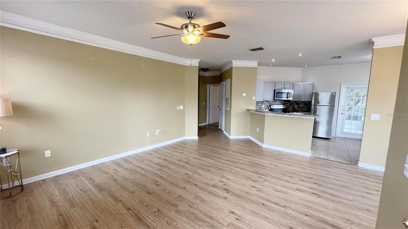 Image 4 of 31 For 18022 Villa Creek Drive 18022
