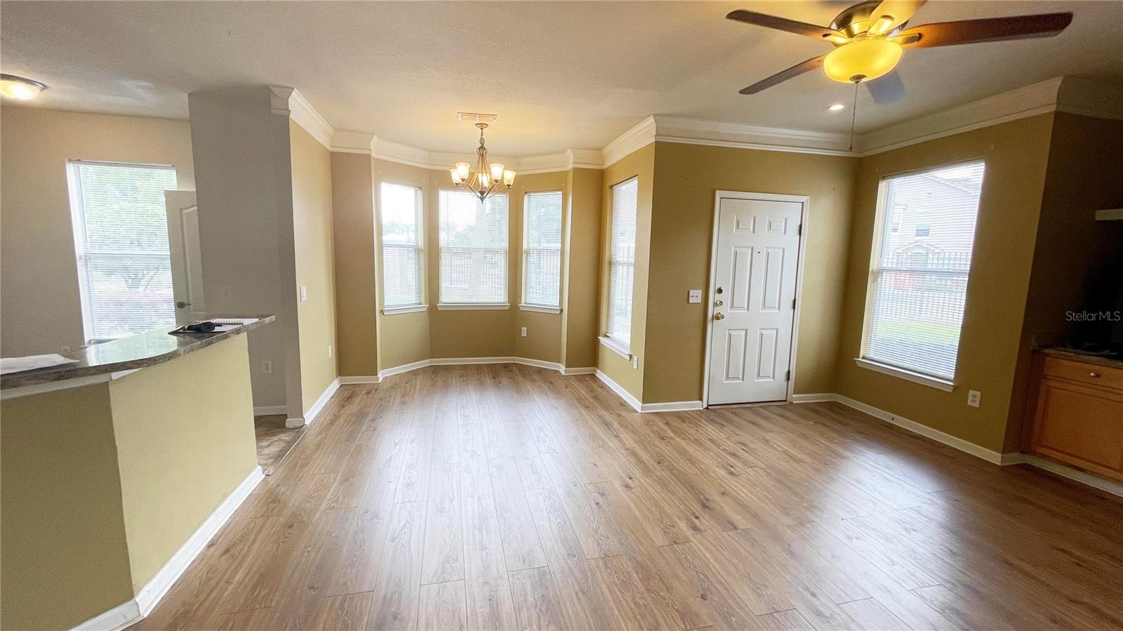 Image 6 of 31 For 18022 Villa Creek Drive 18022