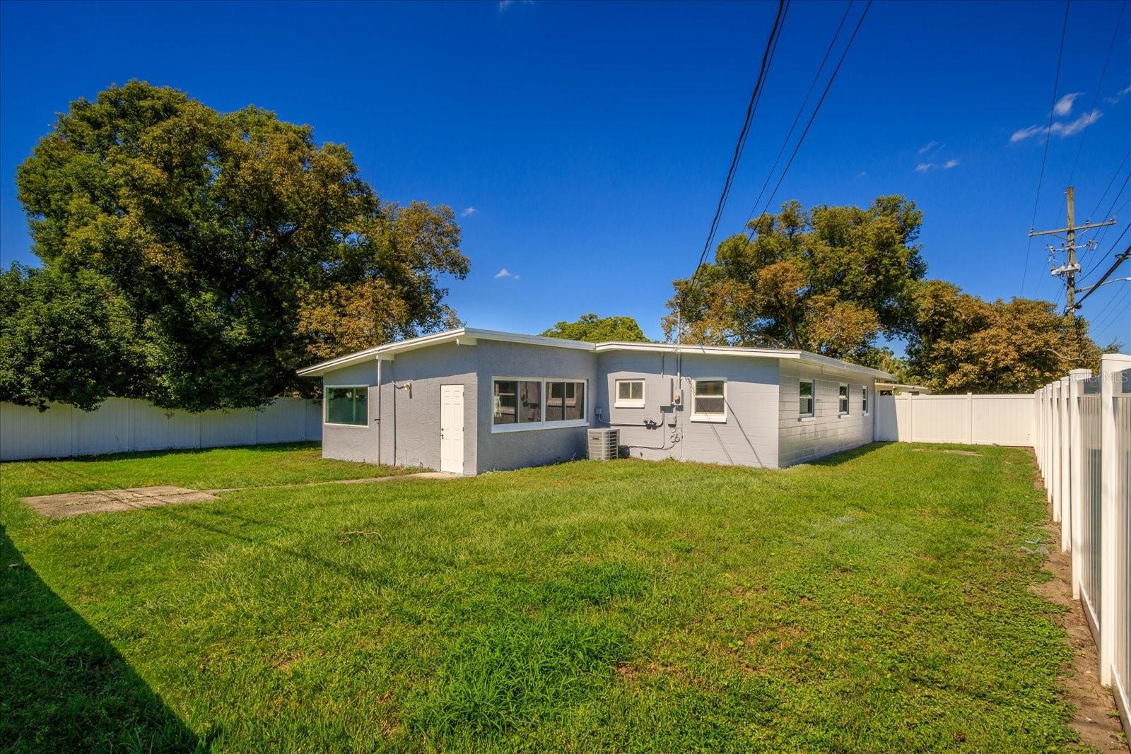 Image 22 of 25 For 3522 Price Avenue