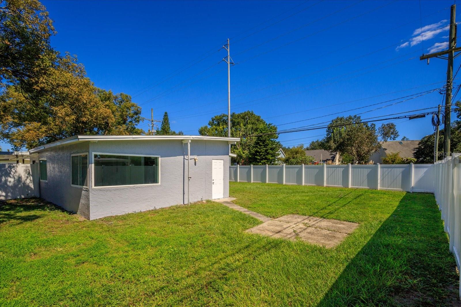 Image 23 of 25 For 3522 Price Avenue