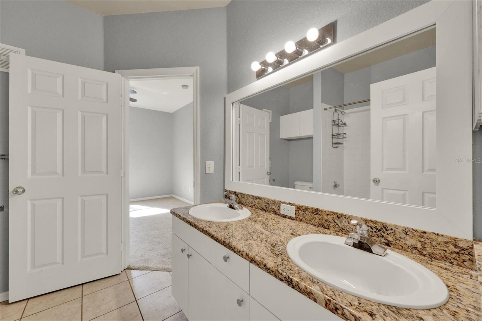 Image 14 of 24 For 3757 Conroy Road 2525