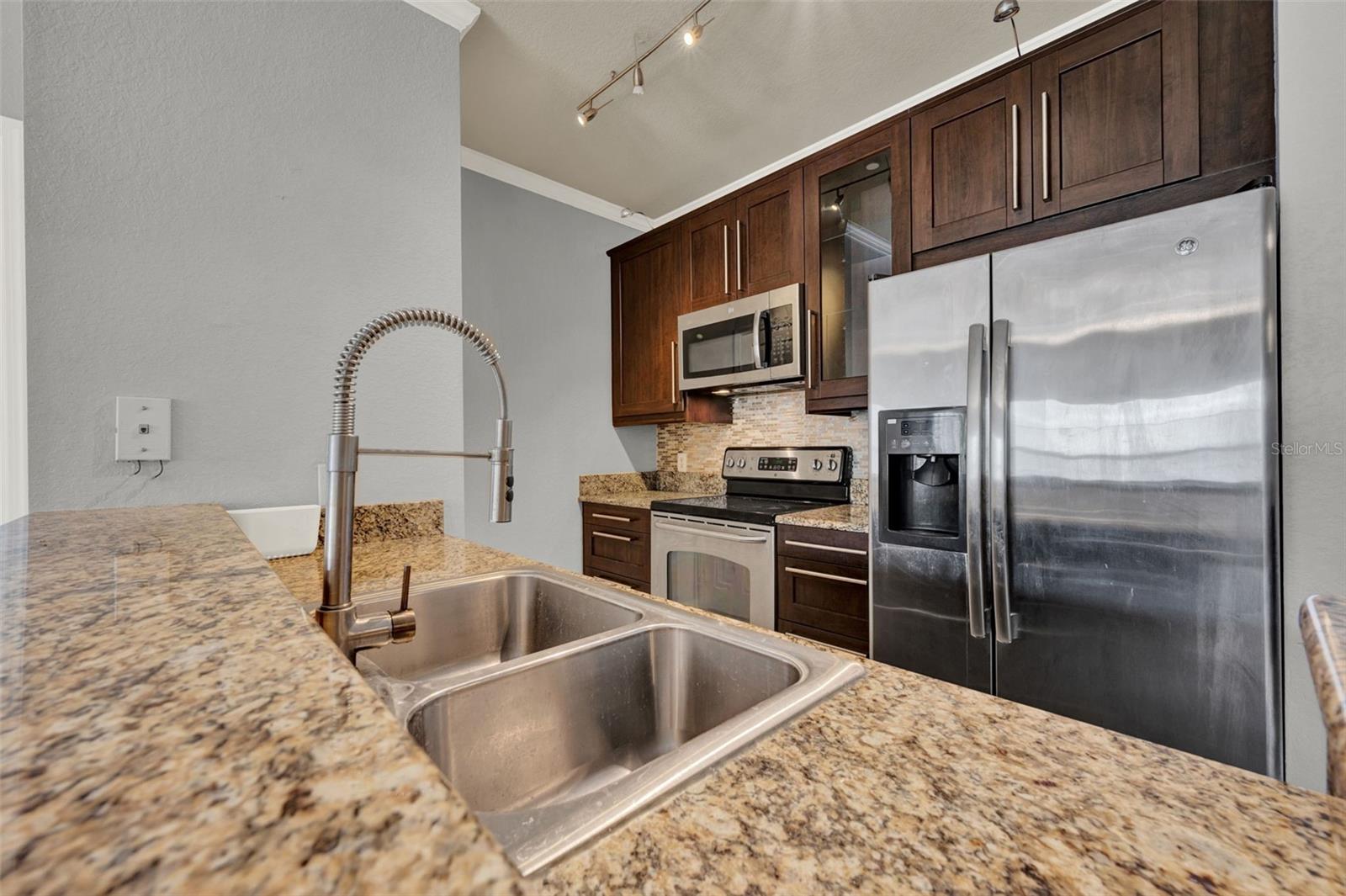 Image 3 of 24 For 3757 Conroy Road 2525