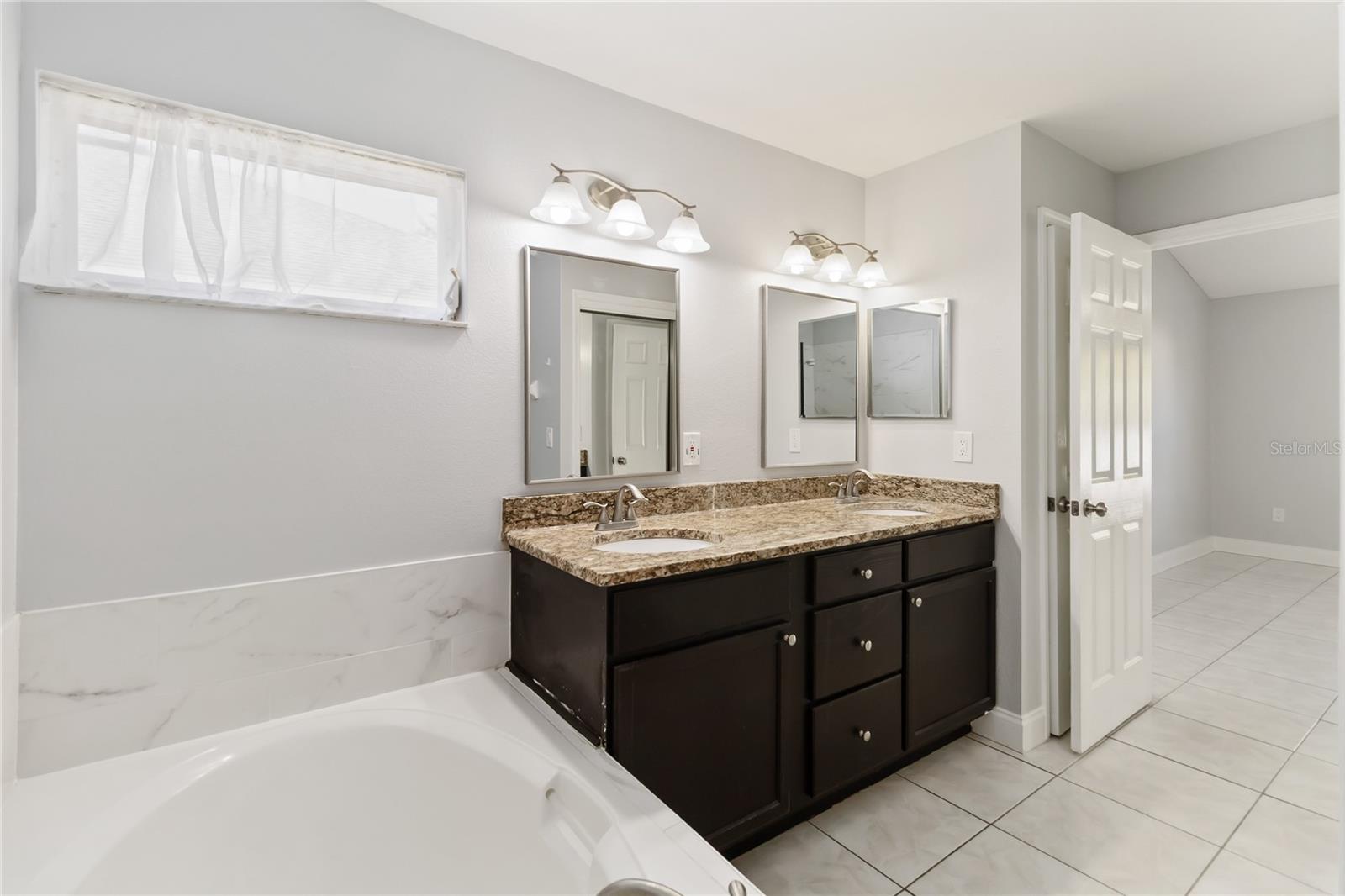 Image 17 of 35 For 632 Herons Nest Court