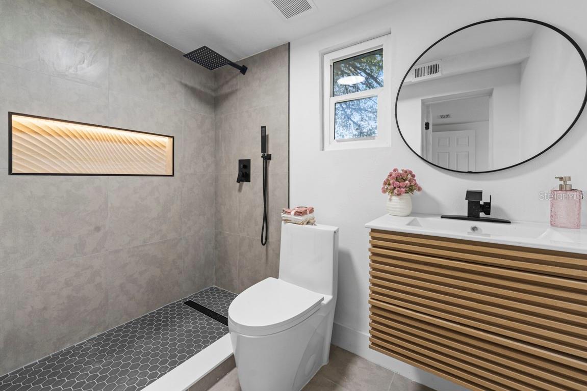 Image 6 of 19 For 1011 16th Street