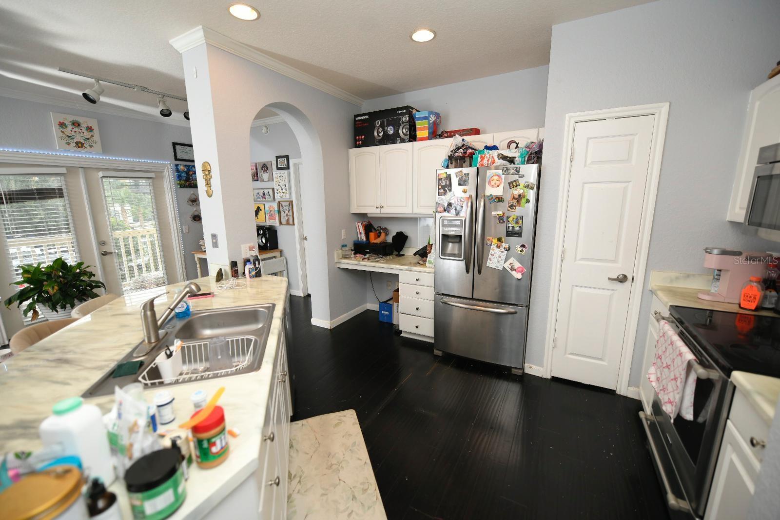 Image 11 of 16 For 860 Orange Avenue 213