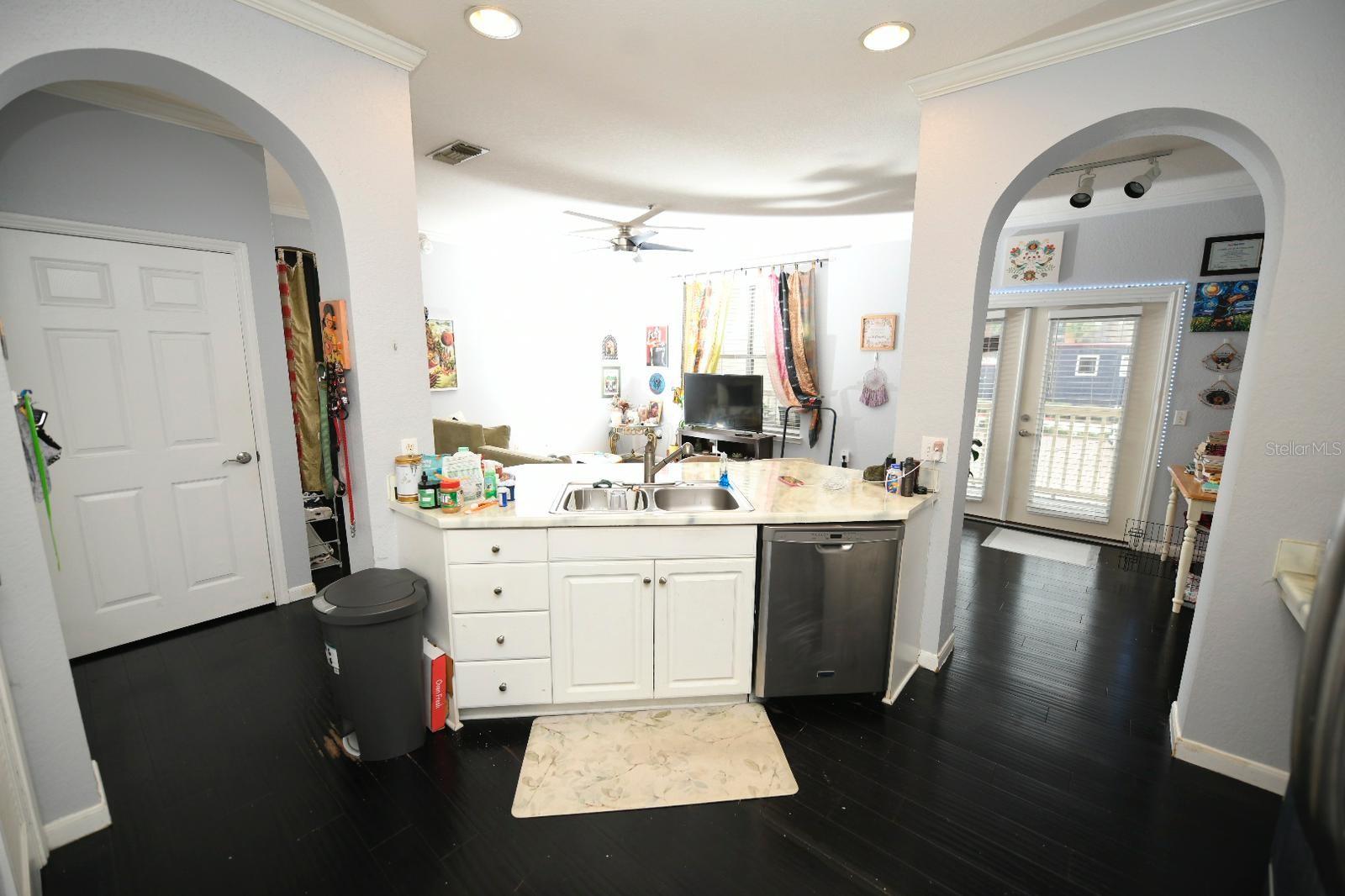 Image 12 of 16 For 860 Orange Avenue 213