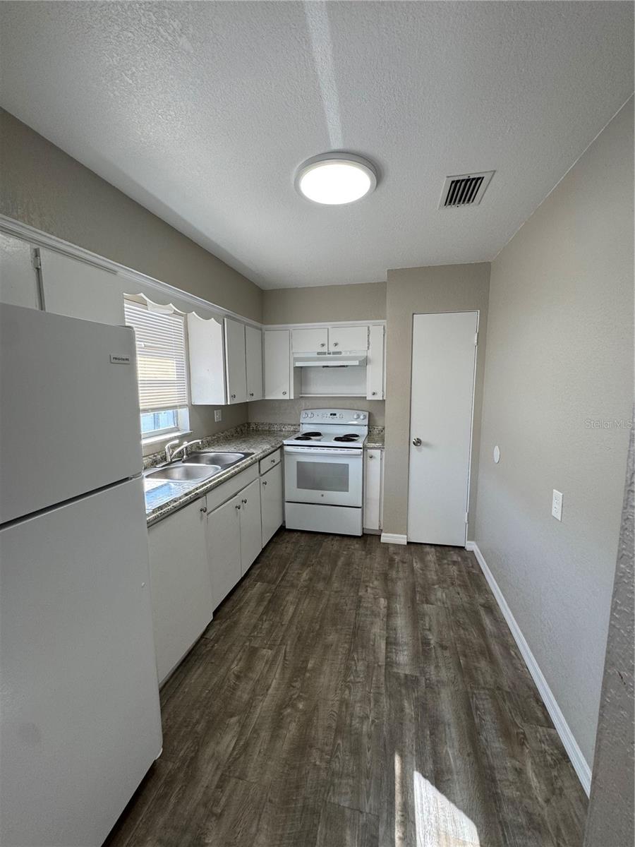 Image 9 of 21 For 1007 Florida Avenue 203