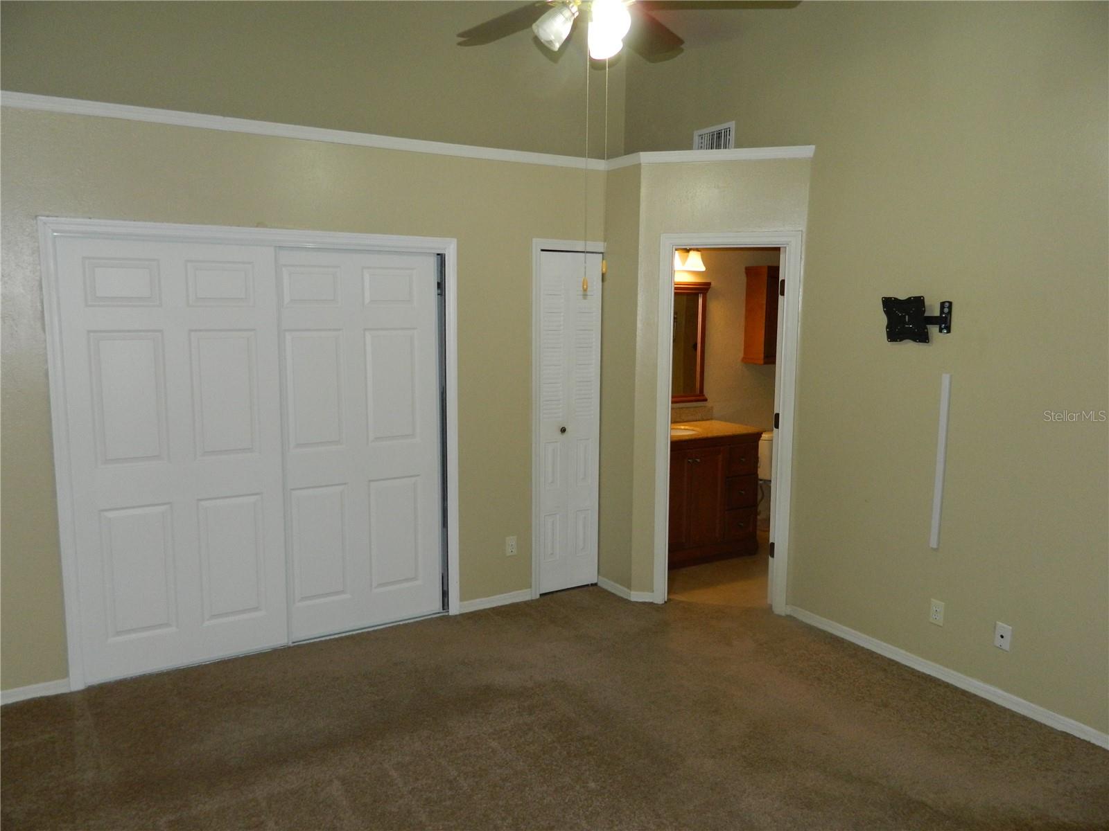 Image 15 of 27 For 950 Bird Bay Court 206
