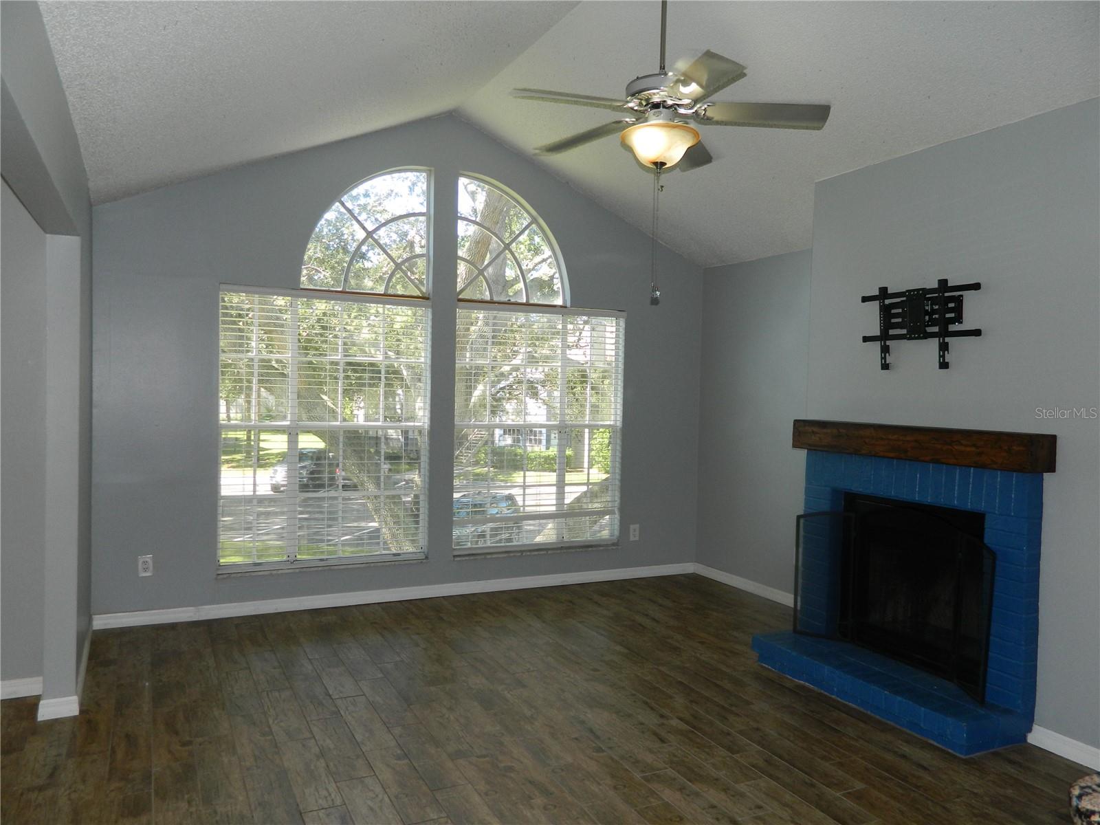 Image 5 of 27 For 950 Bird Bay Court 206