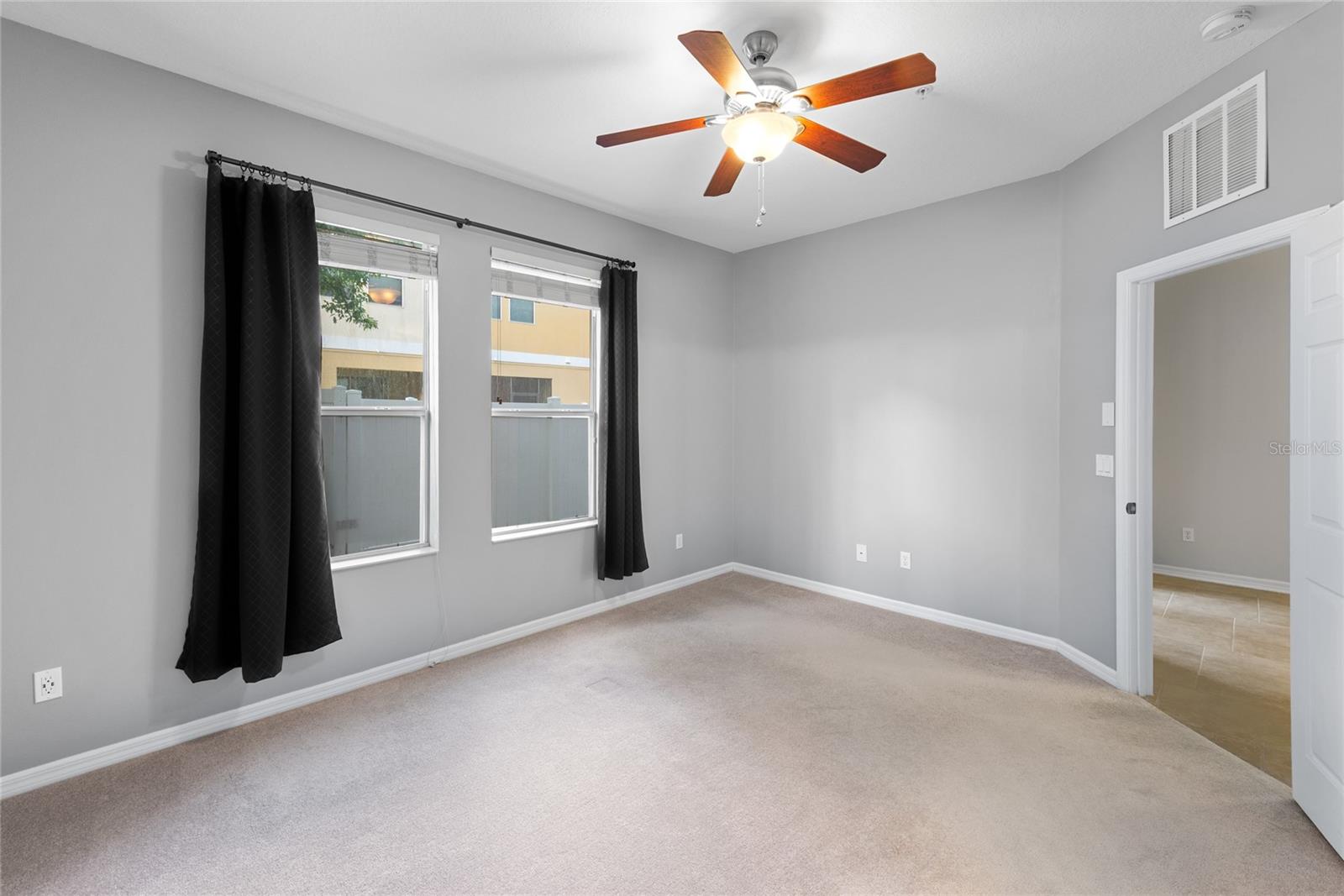 Image 15 of 41 For 14008 Luminous Lane 802