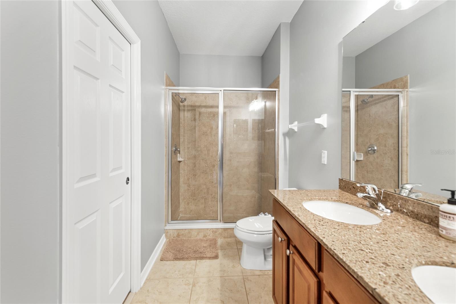 Image 18 of 41 For 14008 Luminous Lane 802