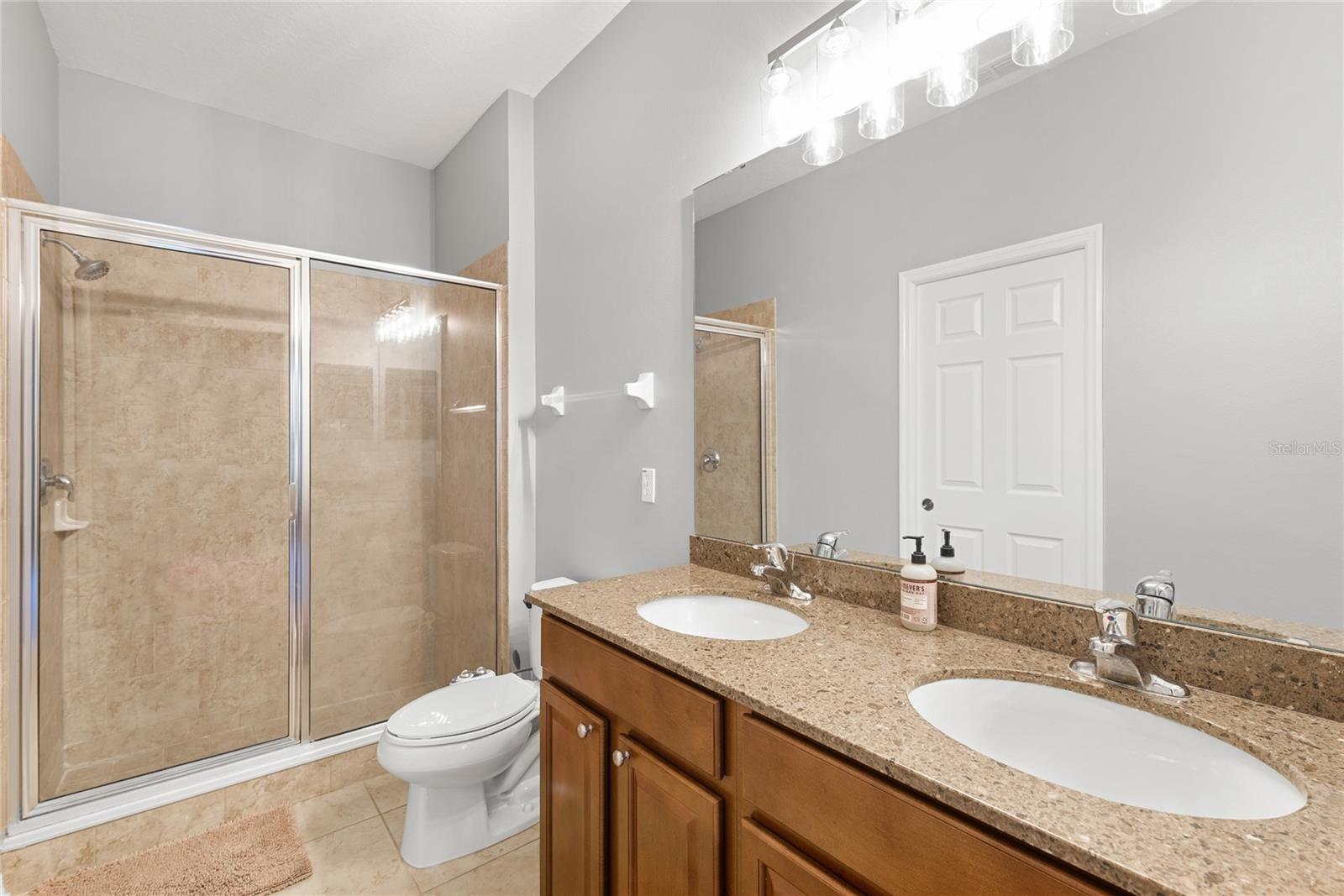 Image 19 of 41 For 14008 Luminous Lane 802