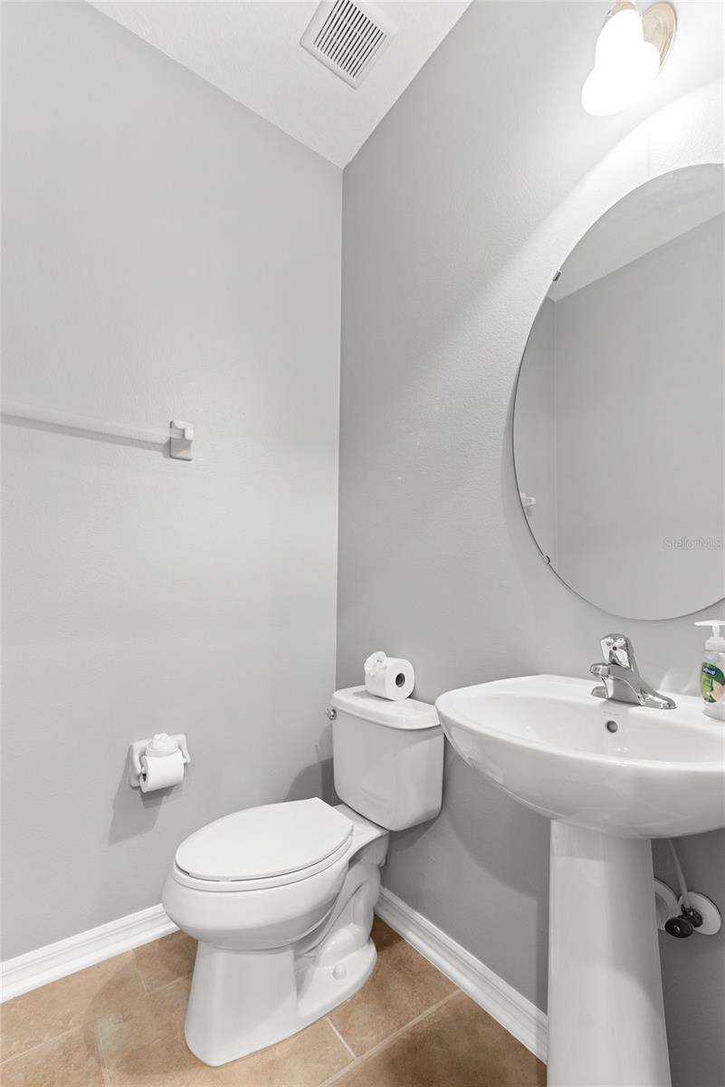 Image 20 of 41 For 14008 Luminous Lane 802
