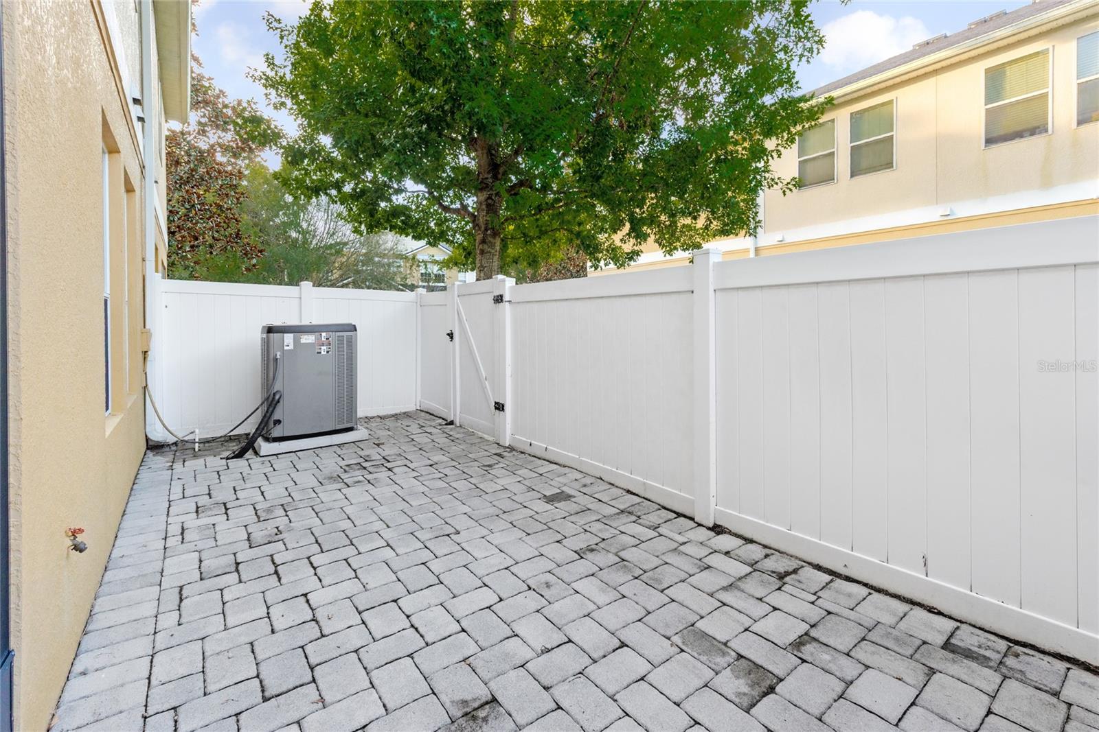 Image 33 of 41 For 14008 Luminous Lane 802