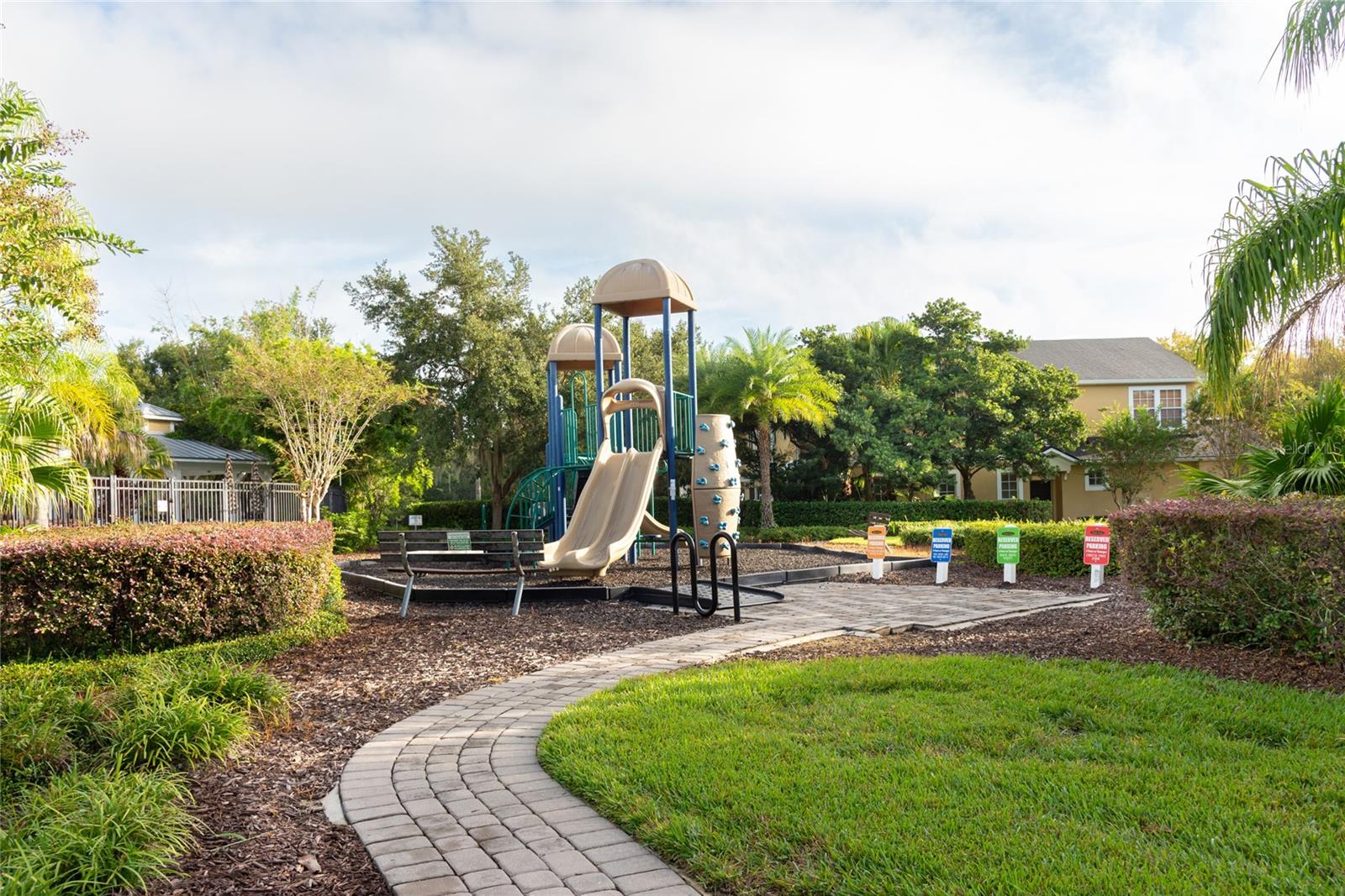 Image 37 of 41 For 14008 Luminous Lane 802