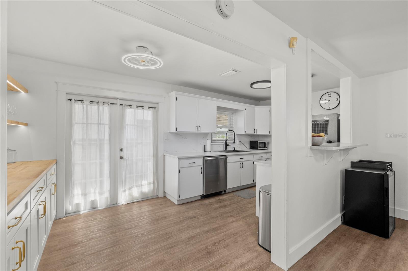 Image 5 of 27 For 913 Fribley Street
