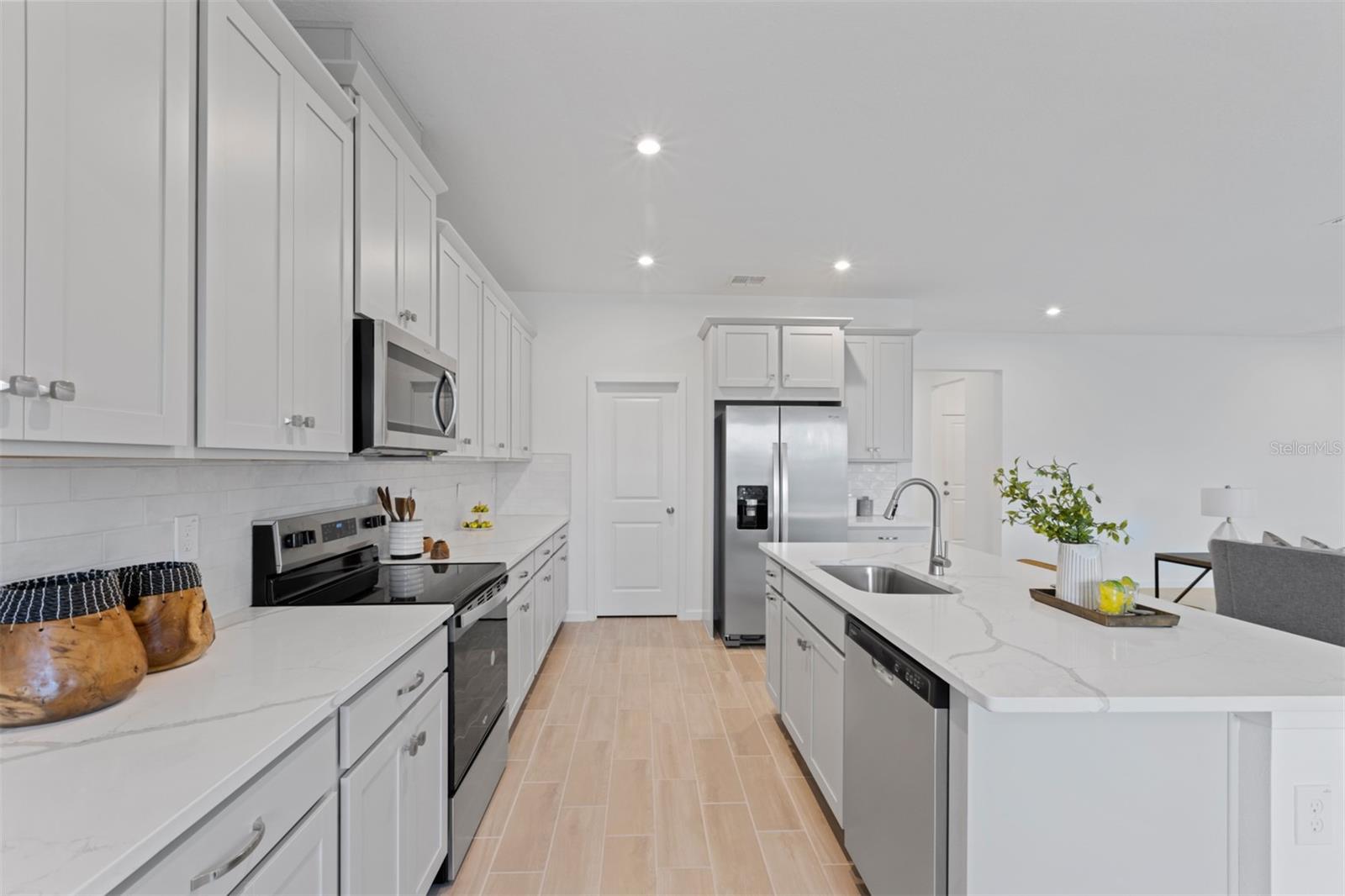 Image 4 of 14 For 2609 Ginseng Ivy Street