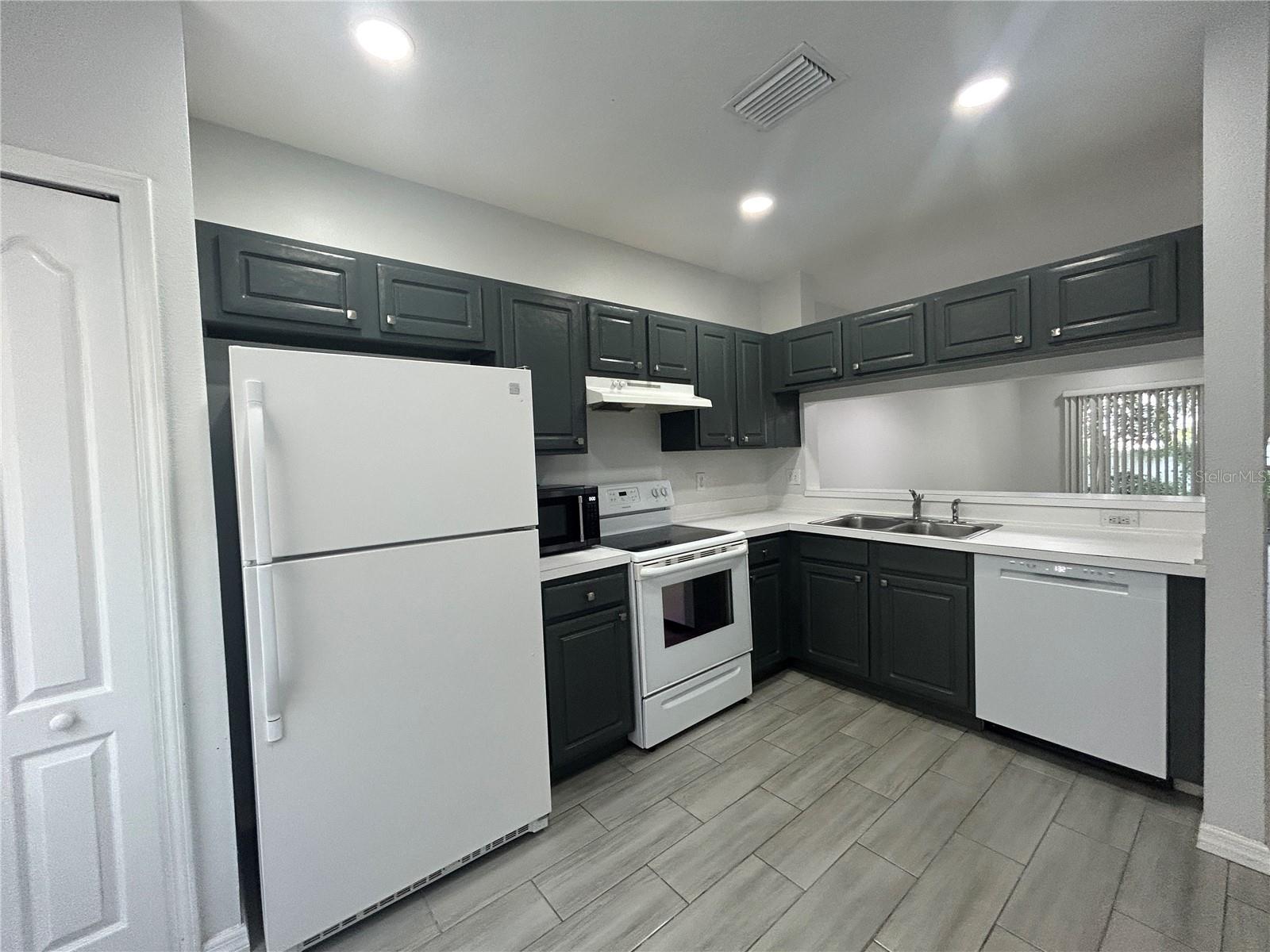 Image 4 of 16 For 2320 Lake Woodberry Circle