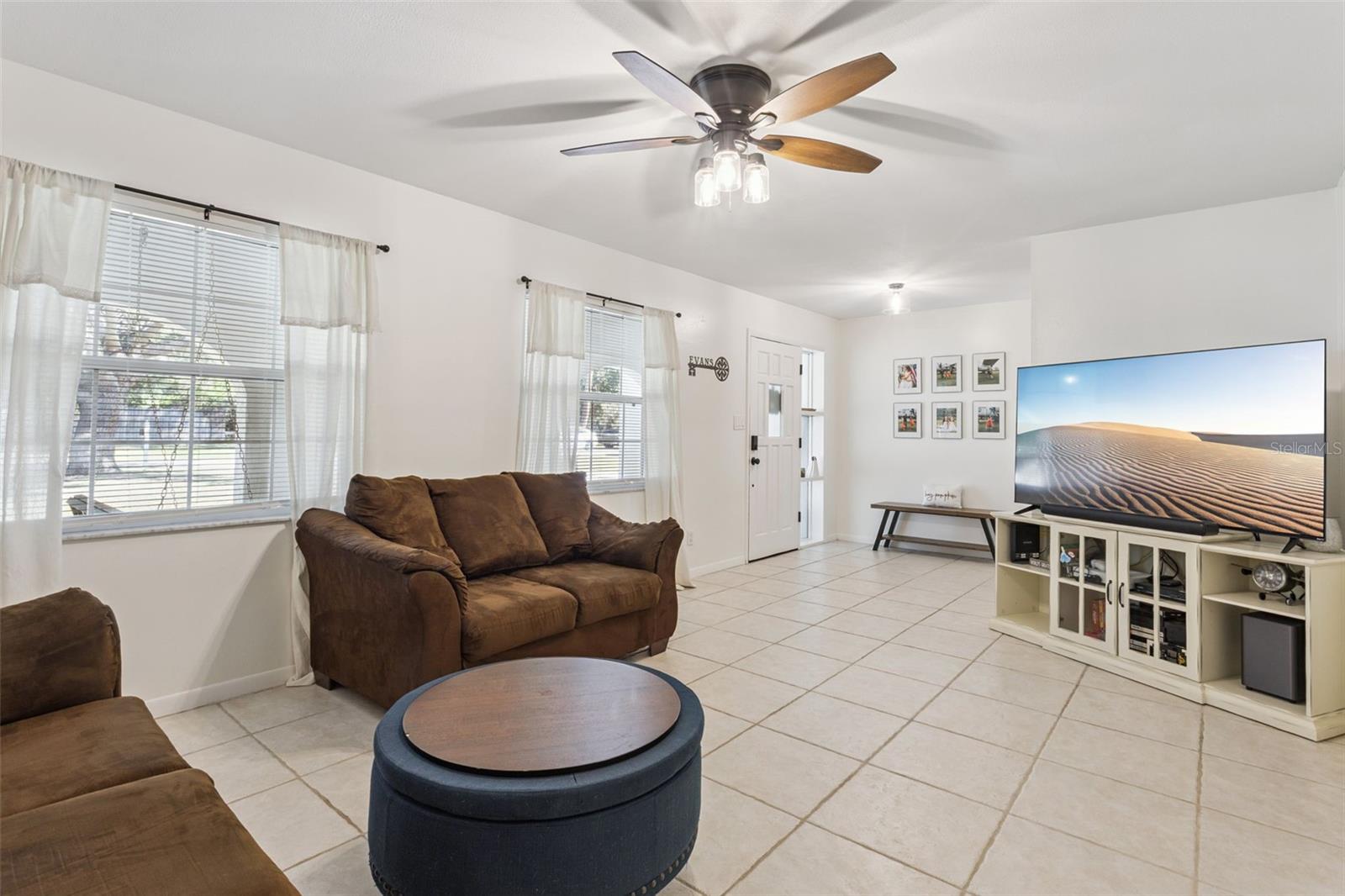 Image 11 of 40 For 27922 Tammi Drive
