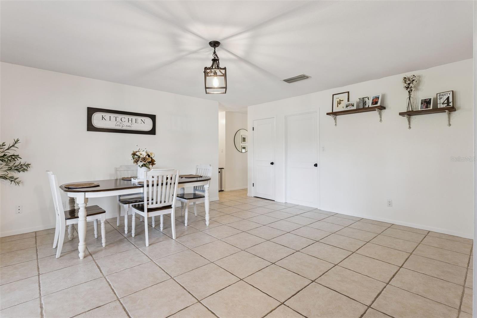 Image 13 of 40 For 27922 Tammi Drive