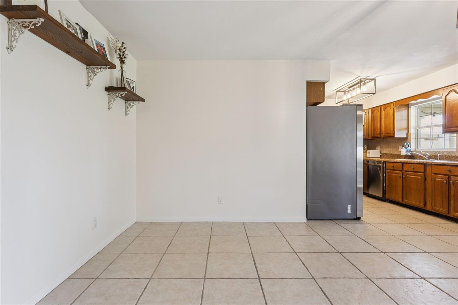 Image 16 of 40 For 27922 Tammi Drive