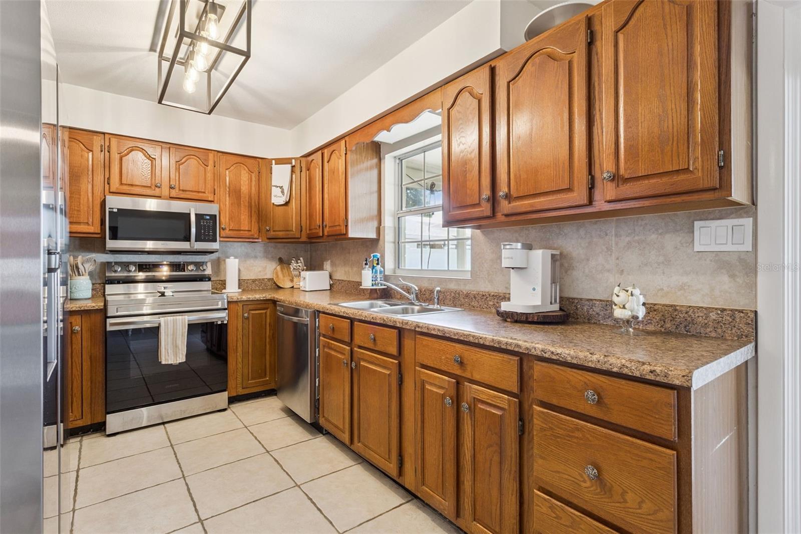 Image 17 of 40 For 27922 Tammi Drive