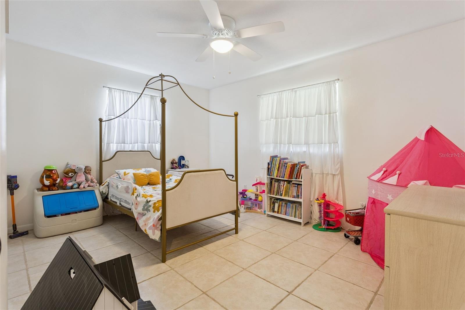 Image 22 of 40 For 27922 Tammi Drive