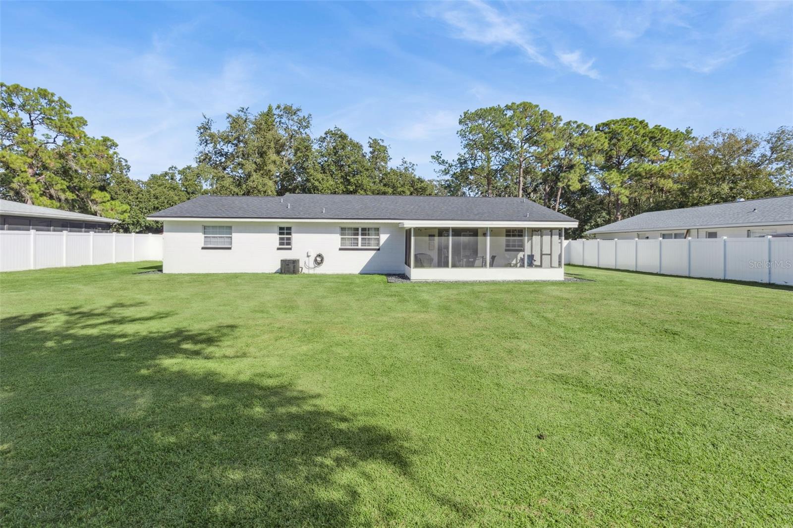 Image 28 of 40 For 27922 Tammi Drive