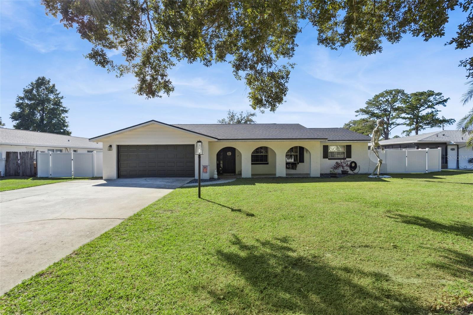 Image 4 of 40 For 27922 Tammi Drive