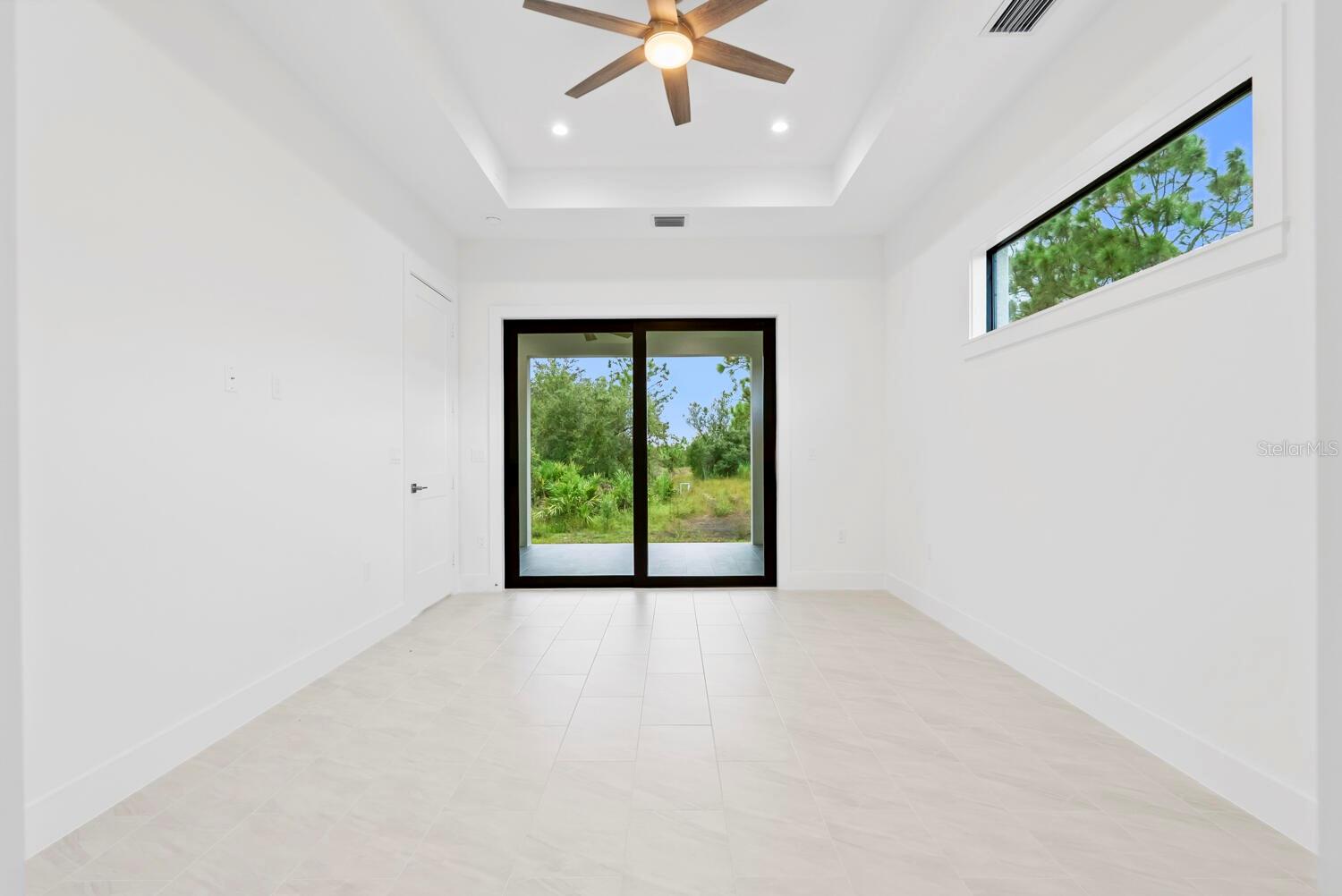 Image 16 of 27 For 5747 Desoto Boulevard N