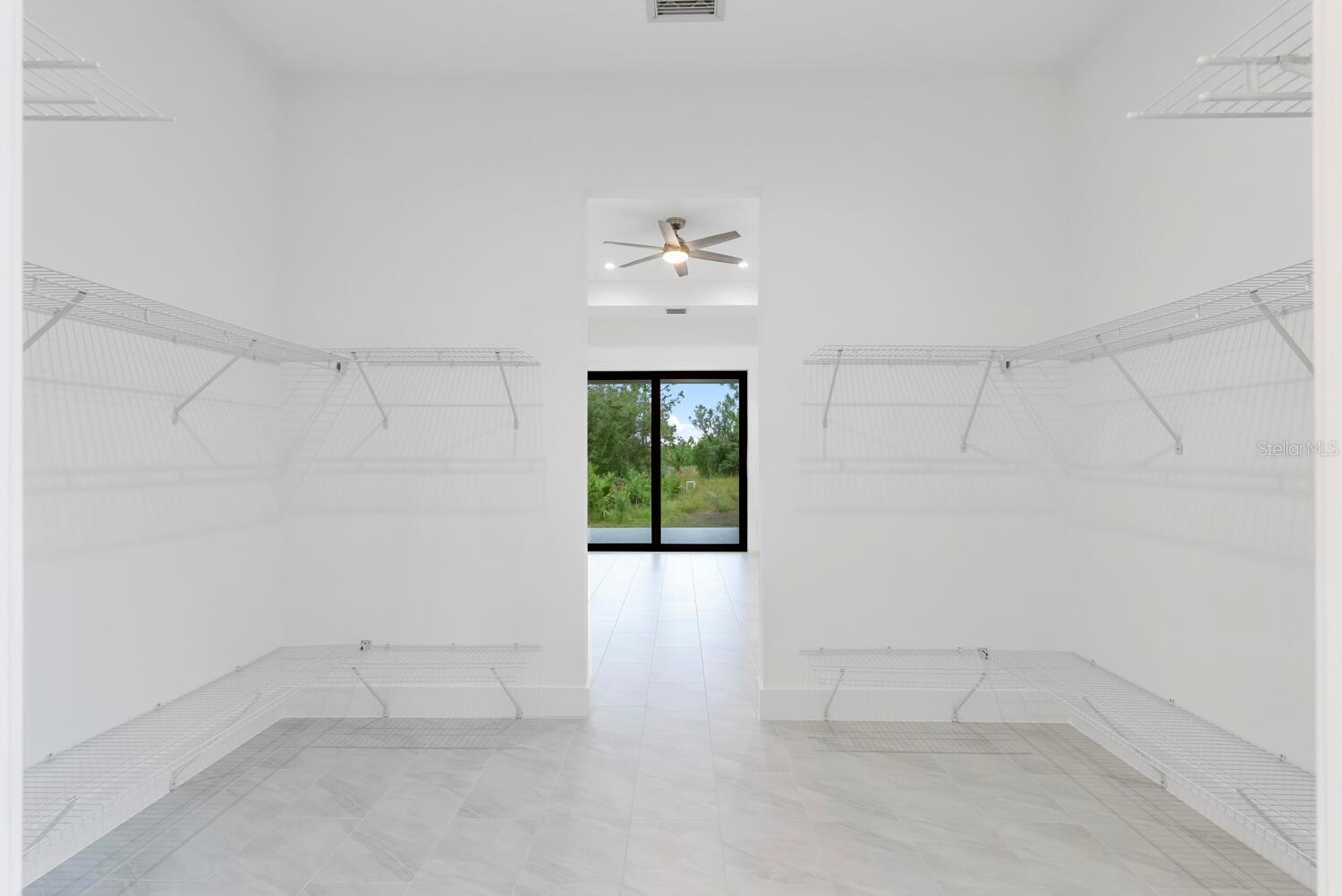 Image 17 of 27 For 5747 Desoto Boulevard N