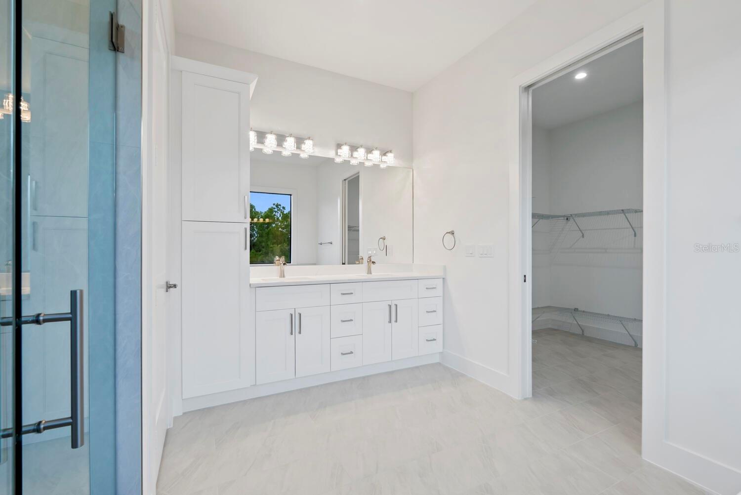 Image 19 of 27 For 5747 Desoto Boulevard N
