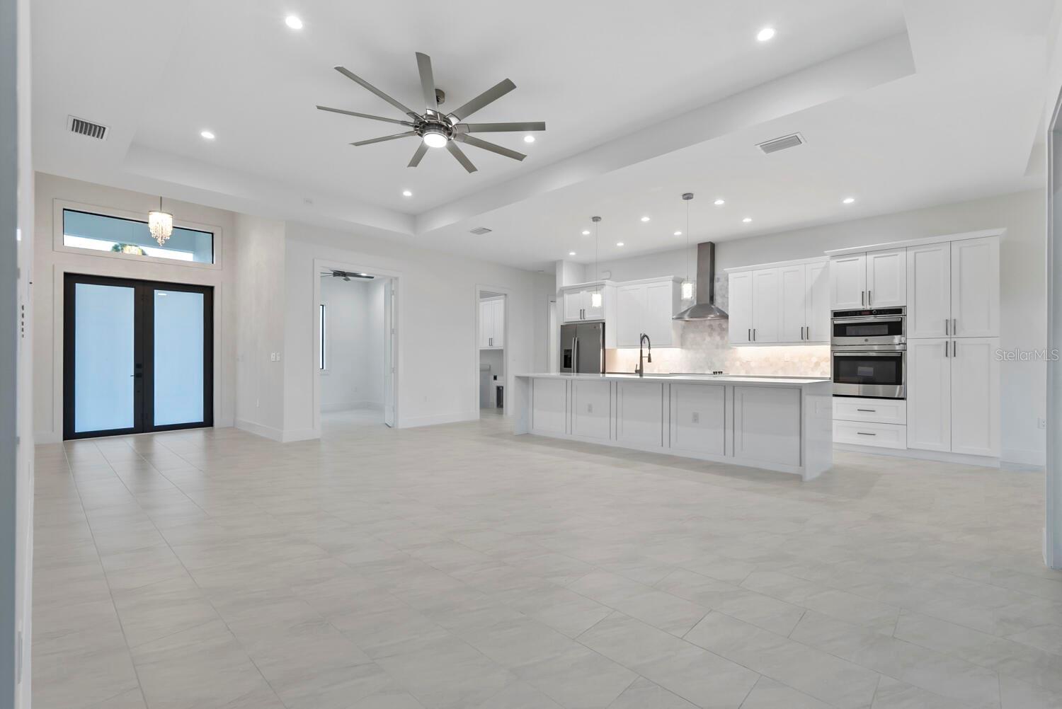 Image 5 of 27 For 5747 Desoto Boulevard N
