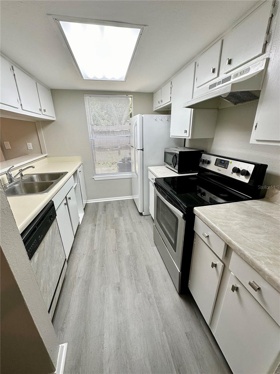 Image 5 of 16 For 2019 Whitby Drive 2103