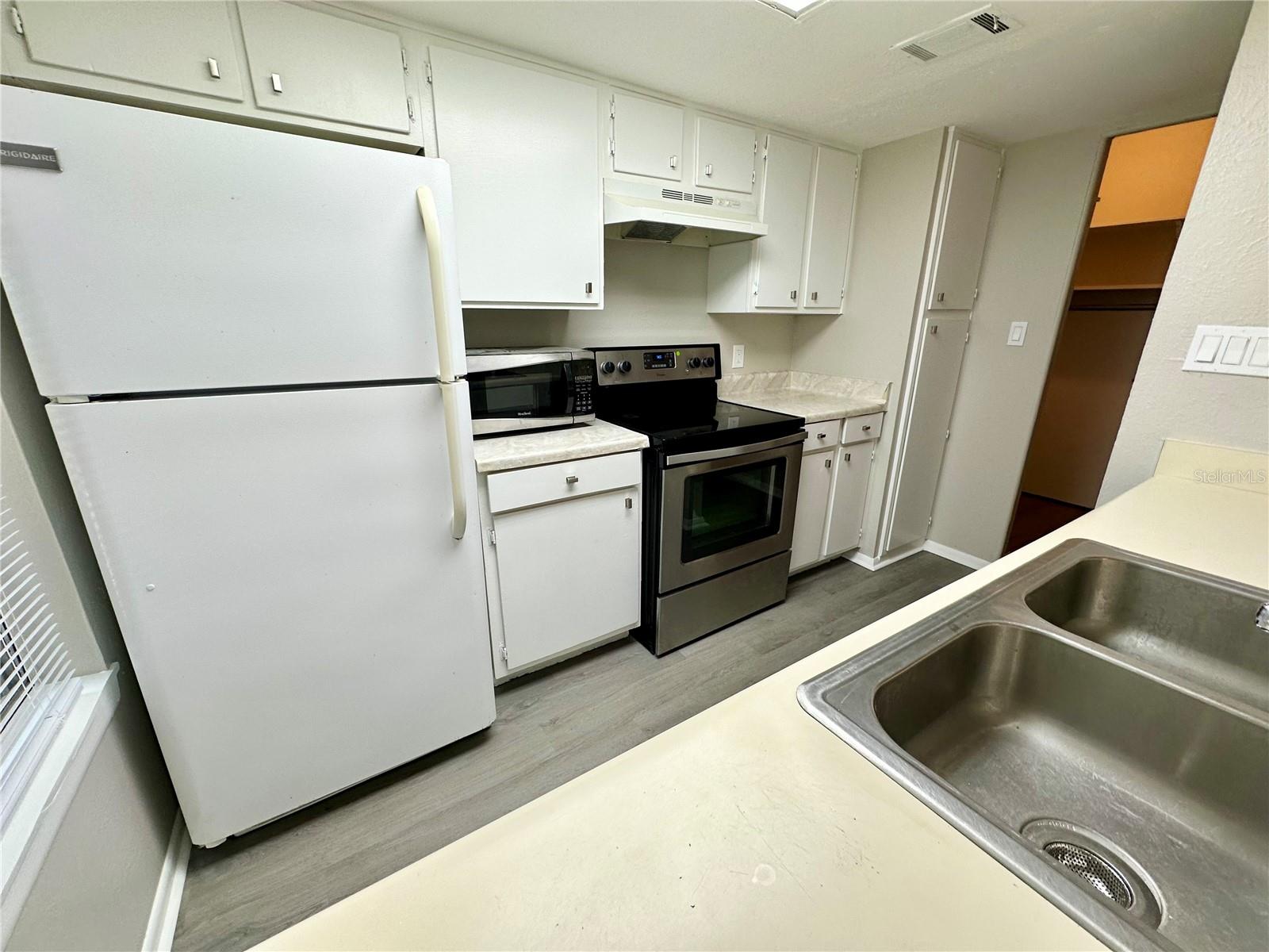 Image 6 of 16 For 2019 Whitby Drive 2103