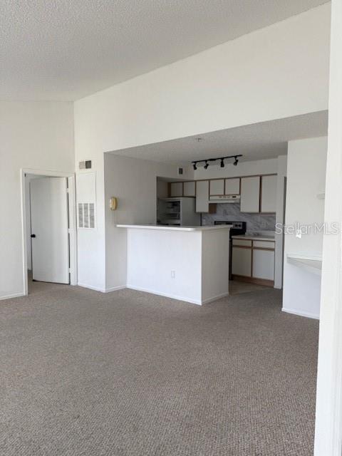 Image 7 of 13 For 2209 Antigua Place 837