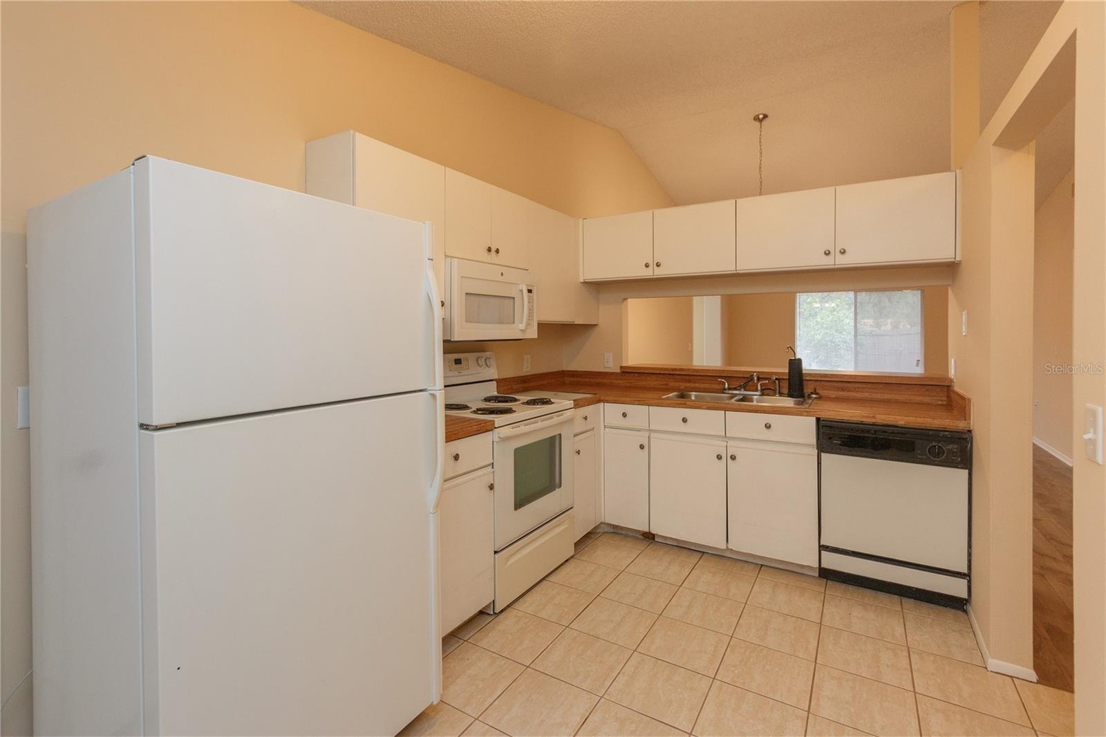Image 4 of 24 For 118 Sabal Palm Court