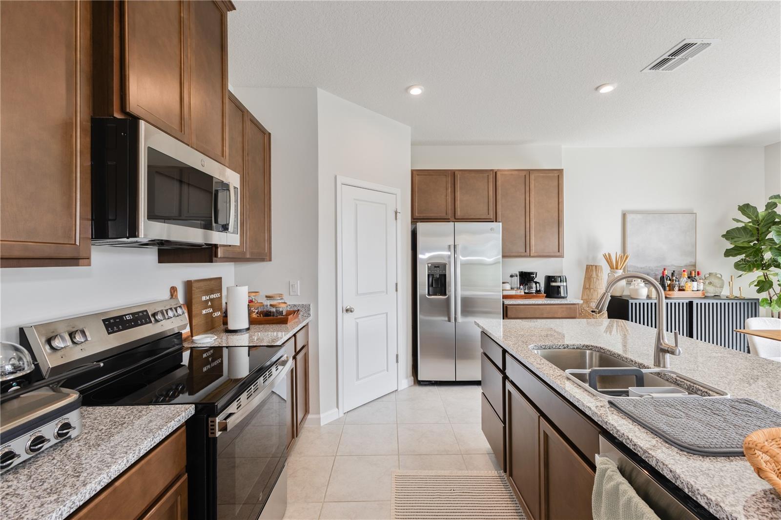 Image 10 of 28 For 2388 Orchid Drive