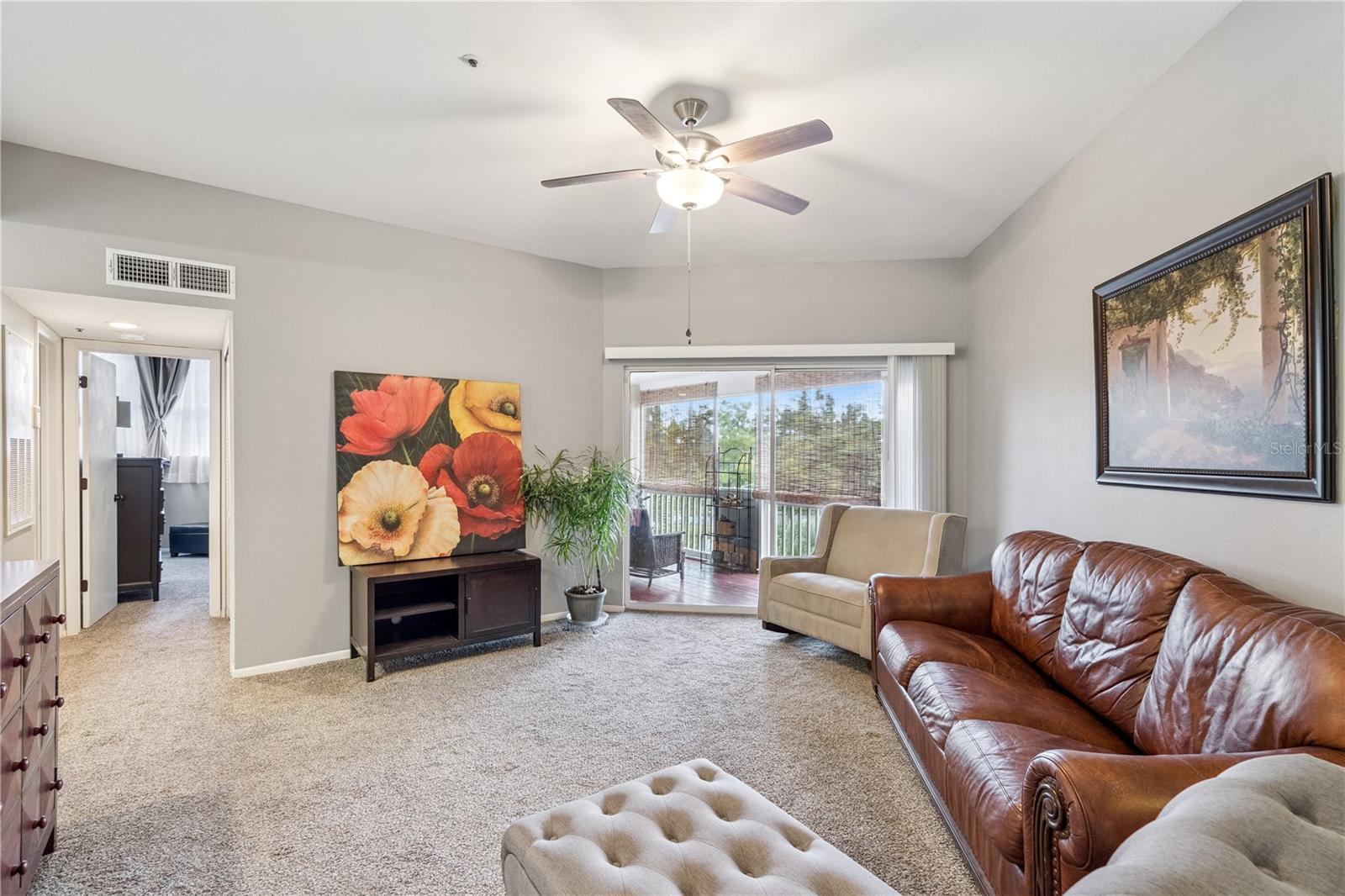 Image 10 of 19 For 470 Pin Oak Place 312