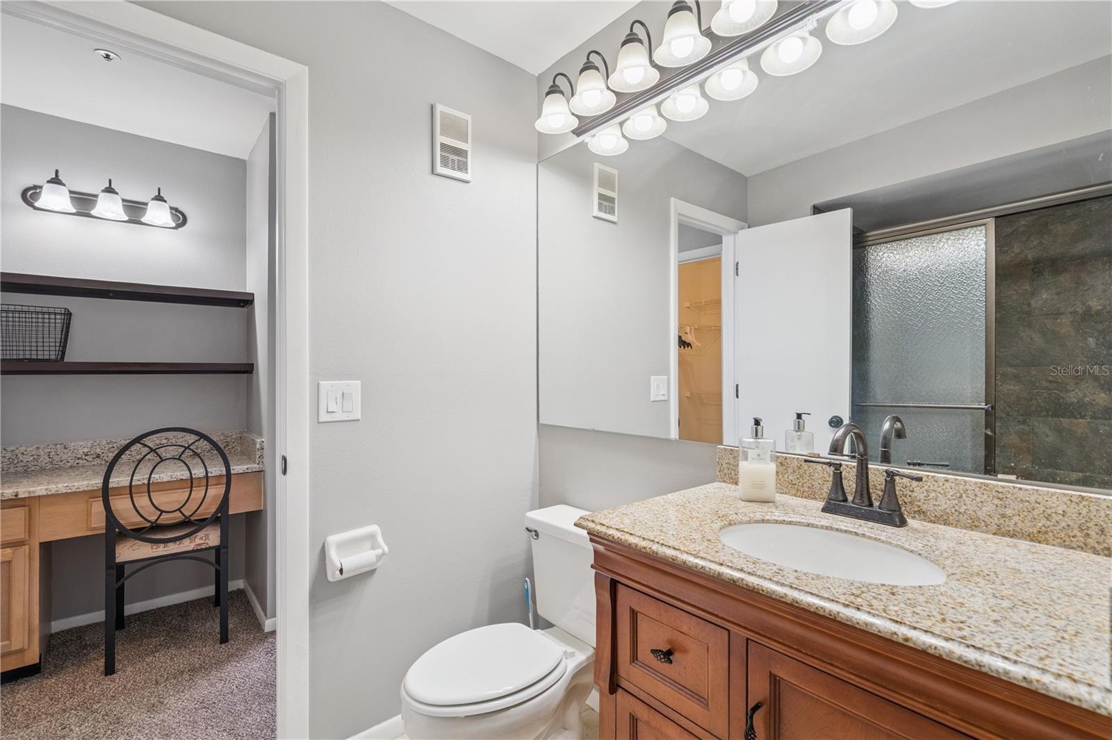 Image 11 of 19 For 470 Pin Oak Place 312