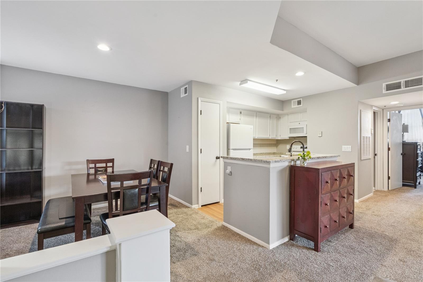 Image 9 of 19 For 470 Pin Oak Place 312