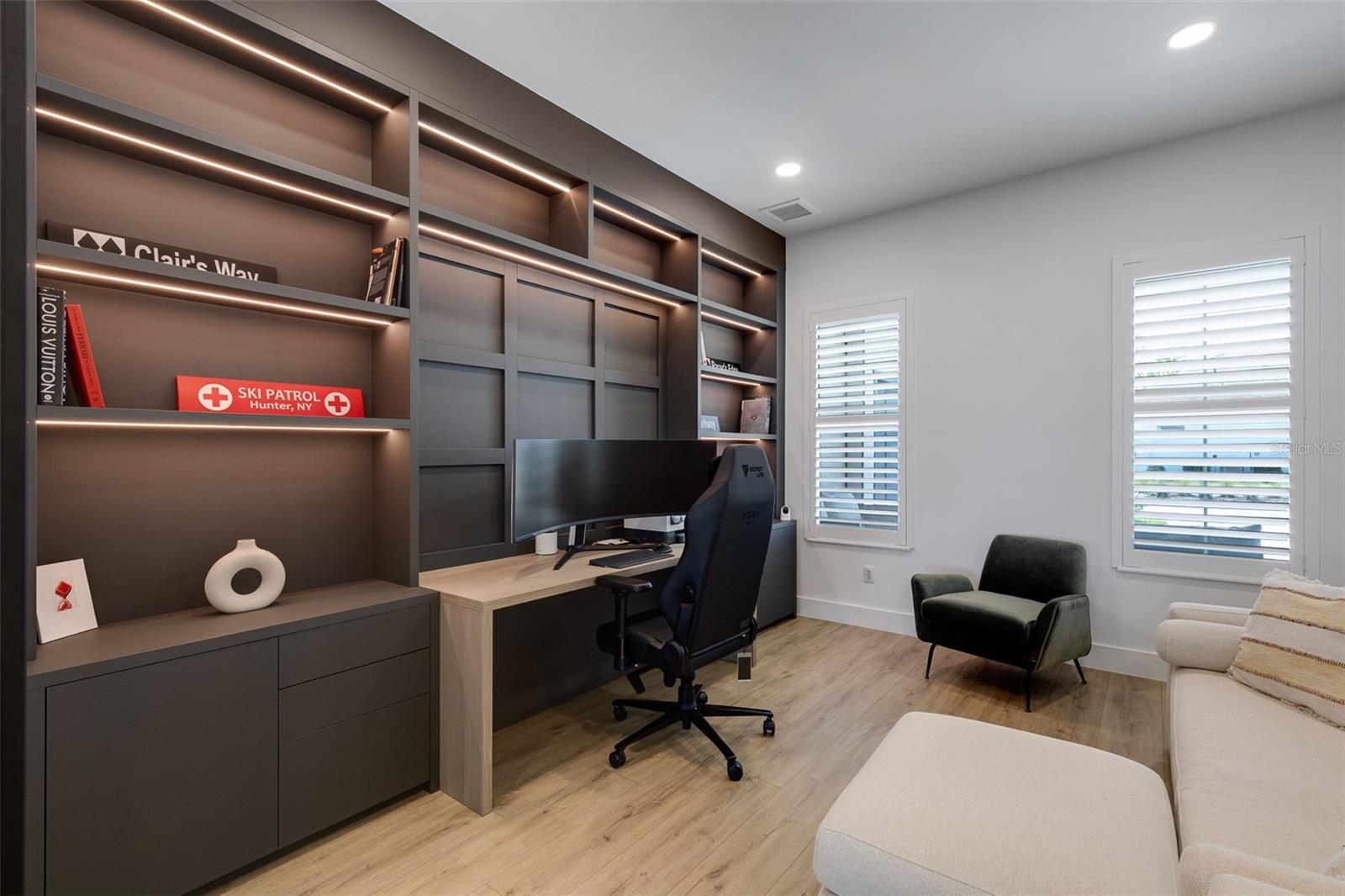 Image 19 of 45 For 43394 Waterside Trail