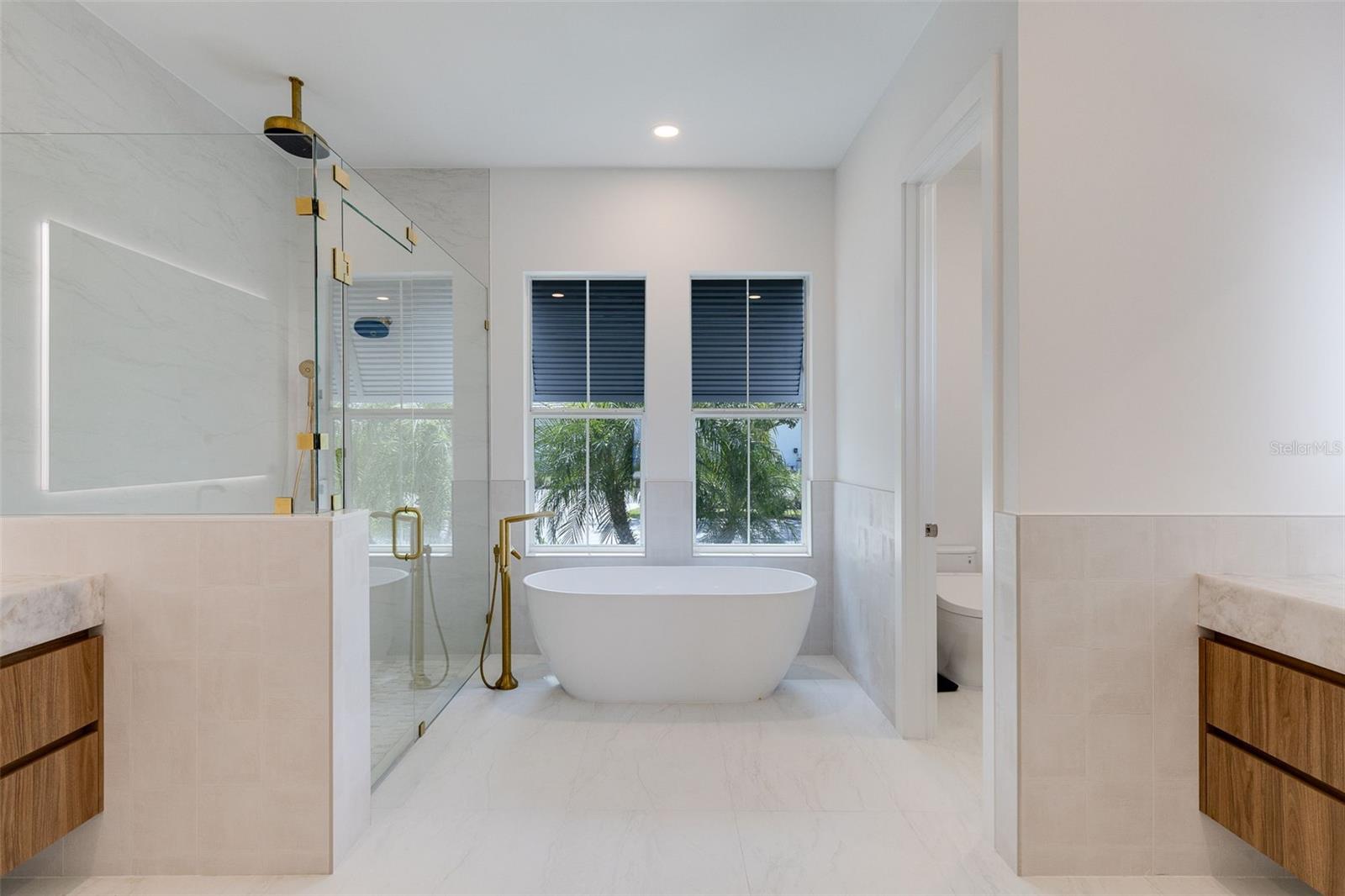 Image 22 of 45 For 43394 Waterside Trail