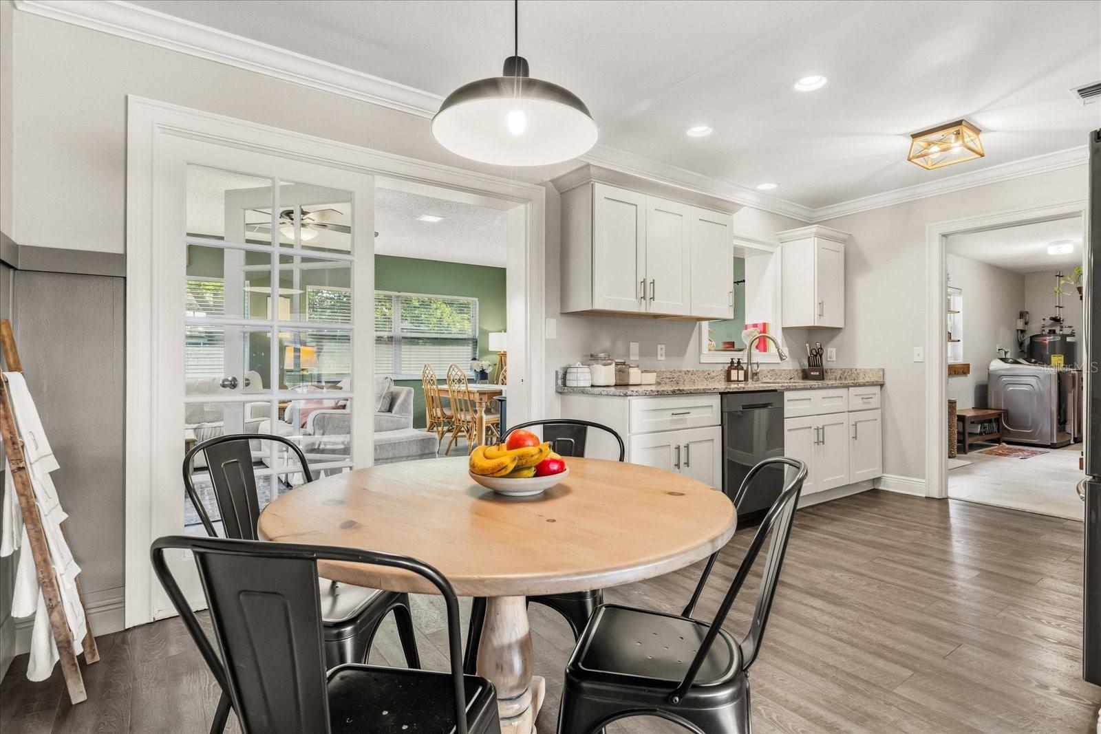 Image 13 of 28 For 517 Mason Street