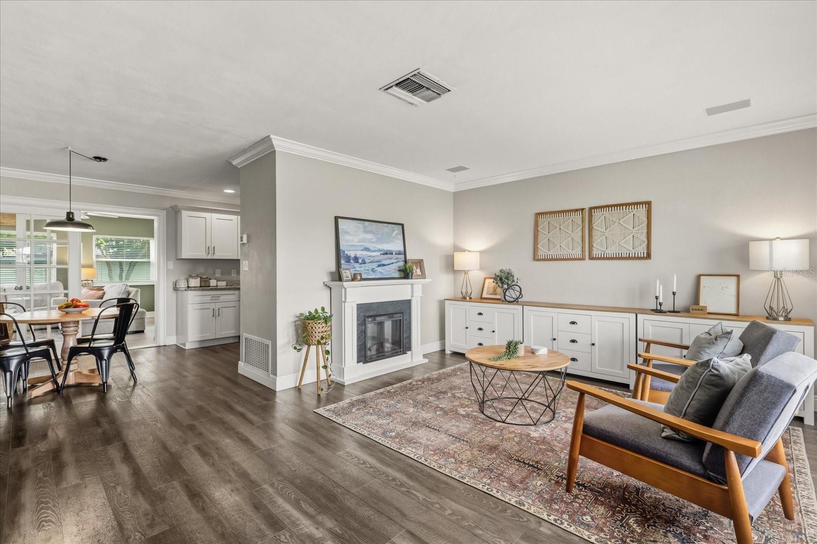 Image 2 of 28 For 517 Mason Street